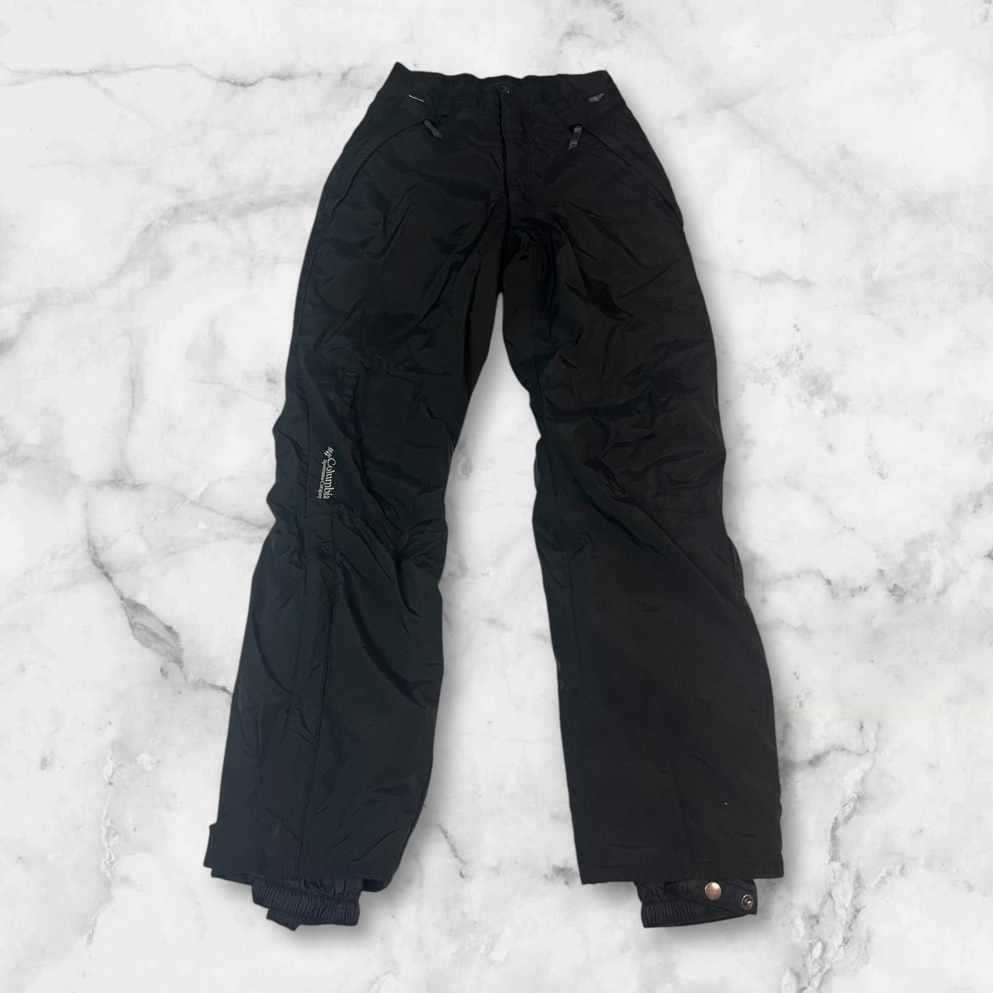 Entdecke unsere Vintage Track Pants von Nike und anderen Marken, erhältlich bei Valuxery.de - Dein Shop für trendige Vintage - Kleidung. Unsere Track Pants sind aus hochwertigen Materialien und