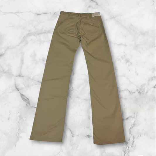 Entdecke unsere Vintage Track Pants von Nike und anderen Marken, erhältlich bei Valuxery.de - Dein Shop für trendige Vintage - Kleidung. Unsere Track Pants sind aus hochwertigen Materialien und