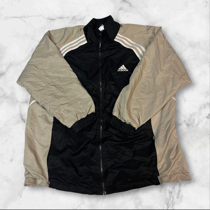 Entdecke unsere Vintage Track Pants von Nike und anderen Marken, erhältlich bei Valuxery.de - Dein Shop für trendige Vintage - Kleidung. Unsere Track Pants sind aus hochwertigen Materialien und
