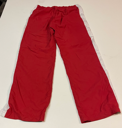 Entdecke unsere Vintage Track Pants von Nike und anderen Marken, erhältlich bei Valuxery.de - Dein Shop für trendige Vintage - Kleidung. Unsere Track Pants sind aus hochwertigen Materialien und