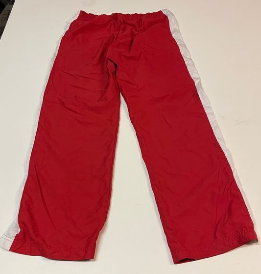 Entdecke unsere Vintage Track Pants von Nike und anderen Marken, erhältlich bei Valuxery.de - Dein Shop für trendige Vintage - Kleidung. Unsere Track Pants sind aus hochwertigen Materialien und
