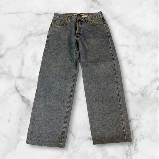 Entdecke unsere Vintage Track Pants von Nike und anderen Marken, erhältlich bei Valuxery.de - Dein Shop für trendige Vintage - Kleidung. Unsere Track Pants sind aus hochwertigen Materialien und