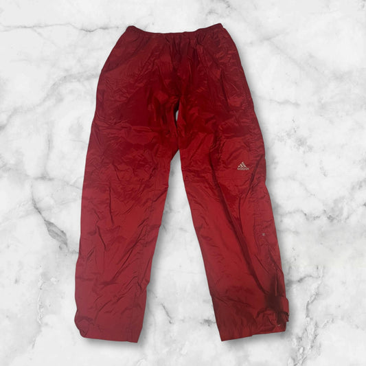Entdecke unsere Vintage Track Pants von Nike und anderen Marken, erhältlich bei Valuxery.de - Dein Shop für trendige Vintage - Kleidung. Unsere Track Pants sind aus hochwertigen Materialien und