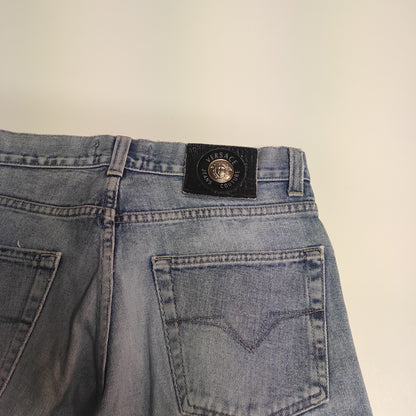 Entdecke unsere Vintage Track Pants von Nike und anderen Marken, erhältlich bei Valuxery.de - Dein Shop für trendige Vintage - Kleidung. Unsere Track Pants sind aus hochwertigen Materialien und