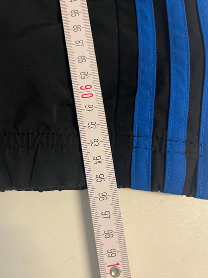 Entdecke unsere Vintage Track Pants von Nike und anderen Marken, erhältlich bei Valuxery.de - Dein Shop für trendige Vintage - Kleidung. Unsere Track Pants sind aus hochwertigen Materialien und