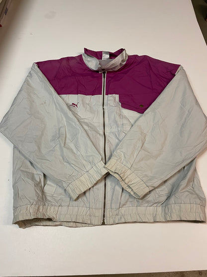 Entdecke unsere Vintage Track Pants von Nike und anderen Marken, erhältlich bei Valuxery.de - Dein Shop für trendige Vintage - Kleidung. Unsere Track Pants sind aus hochwertigen Materialien und