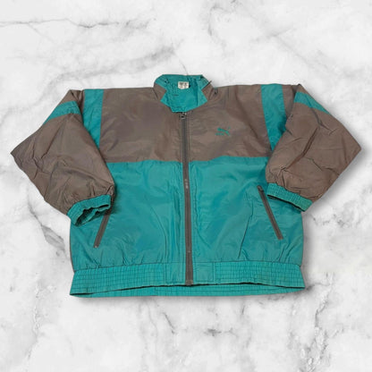 Entdecke unsere Vintage Track Pants von Nike und anderen Marken, erhältlich bei Valuxery.de - Dein Shop für trendige Vintage - Kleidung. Unsere Track Pants sind aus hochwertigen Materialien und