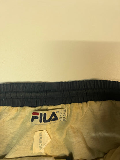 Entdecke unsere Vintage Track Pants von Nike und anderen Marken, erhältlich bei Valuxery.de - Dein Shop für trendige Vintage - Kleidung. Unsere Track Pants sind aus hochwertigen Materialien und