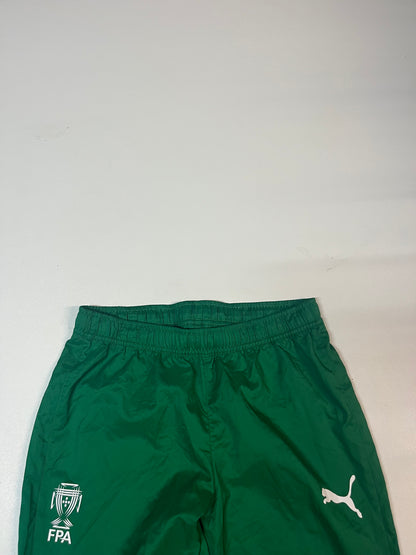 Entdecke unsere Vintage Track Pants von Nike und anderen Marken, erhältlich bei Valuxery.de - Dein Shop für trendige Vintage - Kleidung. Unsere Track Pants sind aus hochwertigen Materialien und