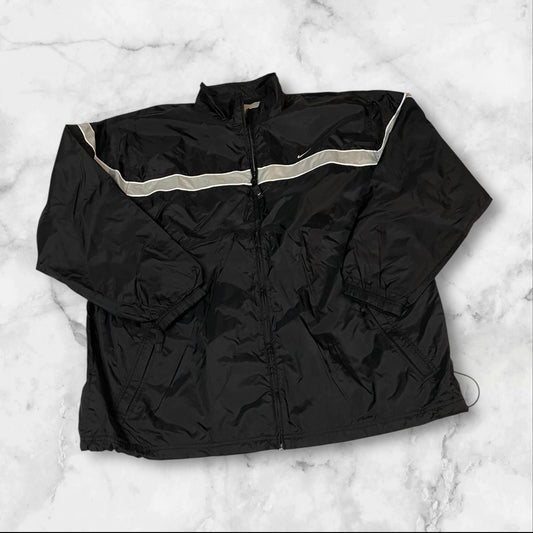 Entdecke unsere Vintage Track Pants von Nike und anderen Marken, erhältlich bei Valuxery.de - Dein Shop für trendige Vintage - Kleidung. Unsere Track Pants sind aus hochwertigen Materialien und
