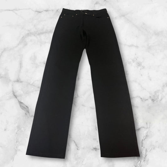 Entdecke unsere Vintage Track Pants von Nike und anderen Marken, erhältlich bei Valuxery.de - Dein Shop für trendige Vintage - Kleidung. Unsere Track Pants sind aus hochwertigen Materialien und