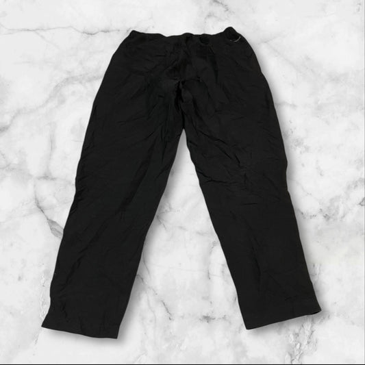 Entdecke unsere Vintage Track Pants von Nike und anderen Marken, erhältlich bei Valuxery.de - Dein Shop für trendige Vintage - Kleidung. Unsere Track Pants sind aus hochwertigen Materialien und