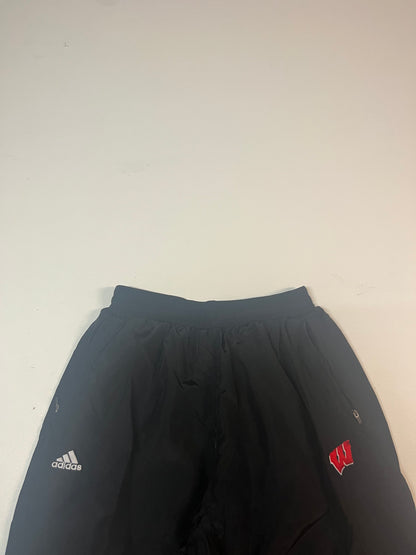 Entdecke unsere Vintage Track Pants von Nike und anderen Marken, erhältlich bei Valuxery.de - Dein Shop für trendige Vintage - Kleidung. Unsere Track Pants sind aus hochwertigen Materialien und
