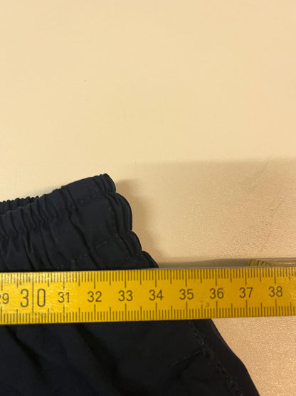 Entdecke unsere Vintage Track Pants von Nike und anderen Marken, erhältlich bei Valuxery.de - Dein Shop für trendige Vintage - Kleidung. Unsere Track Pants sind aus hochwertigen Materialien und