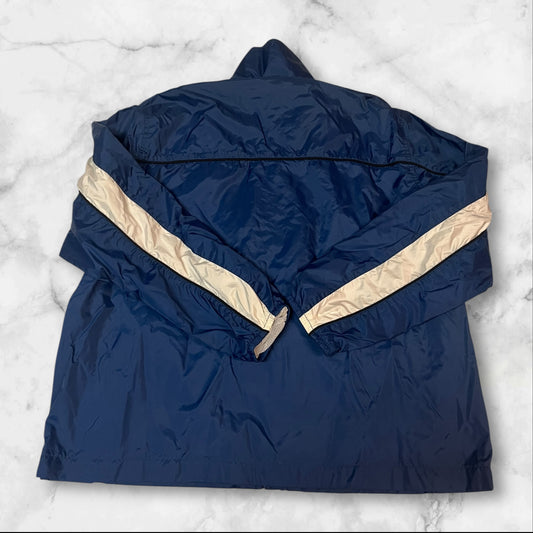 Entdecke unsere Vintage Track Pants von Nike und anderen Marken, erhältlich bei Valuxery.de - Dein Shop für trendige Vintage - Kleidung. Unsere Track Pants sind aus hochwertigen Materialien und