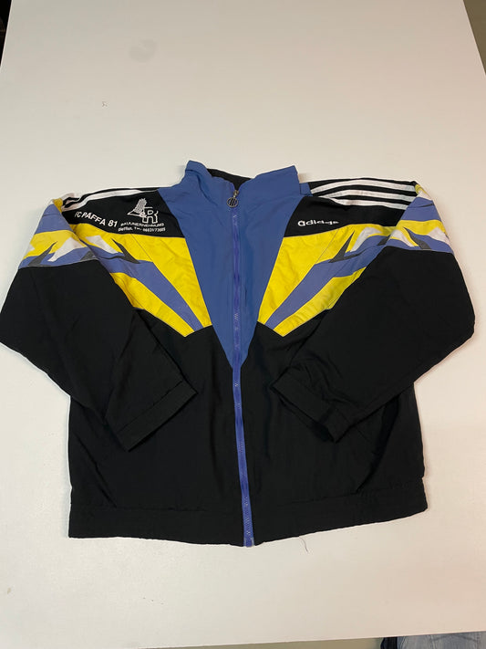 Entdecke unsere Vintage Track Pants von Nike und anderen Marken, erhältlich bei Valuxery.de - Dein Shop für trendige Vintage - Kleidung. Unsere Track Pants sind aus hochwertigen Materialien und