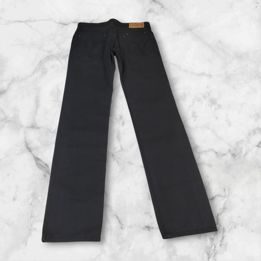 Entdecke unsere Vintage Track Pants von Nike und anderen Marken, erhältlich bei Valuxery.de - Dein Shop für trendige Vintage - Kleidung. Unsere Track Pants sind aus hochwertigen Materialien und