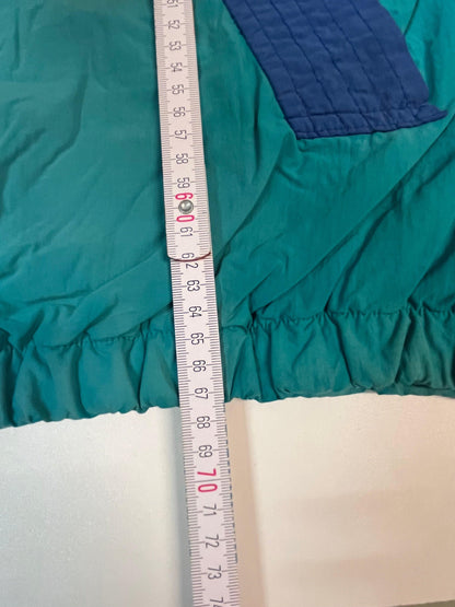 Entdecke unsere Vintage Track Pants von Nike und anderen Marken, erhältlich bei Valuxery.de - Dein Shop für trendige Vintage - Kleidung. Unsere Track Pants sind aus hochwertigen Materialien und