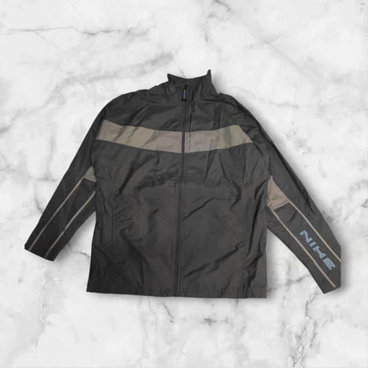 Entdecke unsere Vintage Track Pants von Nike und anderen Marken, erhältlich bei Valuxery.de - Dein Shop für trendige Vintage - Kleidung. Unsere Track Pants sind aus hochwertigen Materialien und
