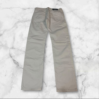 Entdecke unsere Vintage Track Pants von Nike und anderen Marken, erhältlich bei Valuxery.de - Dein Shop für trendige Vintage - Kleidung. Unsere Track Pants sind aus hochwertigen Materialien und