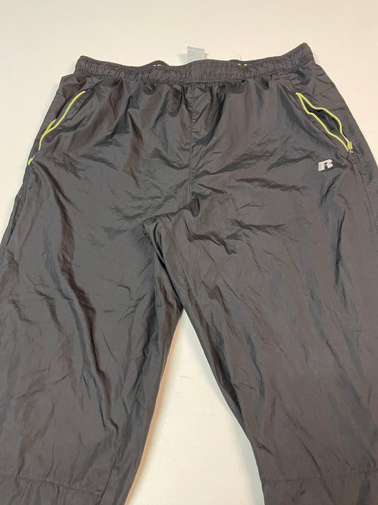 Entdecke unsere Vintage Track Pants von Nike und anderen Marken, erhältlich bei Valuxery.de - Dein Shop für trendige Vintage - Kleidung. Unsere Track Pants sind aus hochwertigen Materialien und