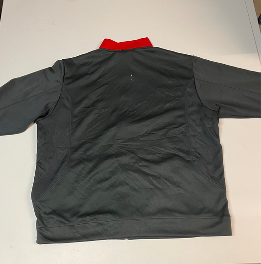 Entdecke unsere Vintage Track Pants von Nike und anderen Marken, erhältlich bei Valuxery.de - Dein Shop für trendige Vintage - Kleidung. Unsere Track Pants sind aus hochwertigen Materialien und