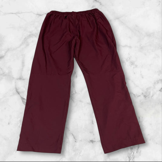 Entdecke unsere Vintage Track Pants von Nike und anderen Marken, erhältlich bei Valuxery.de - Dein Shop für trendige Vintage - Kleidung. Unsere Track Pants sind aus hochwertigen Materialien und