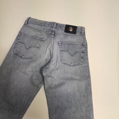 Entdecke unsere Vintage Track Pants von Nike und anderen Marken, erhältlich bei Valuxery.de - Dein Shop für trendige Vintage - Kleidung. Unsere Track Pants sind aus hochwertigen Materialien und