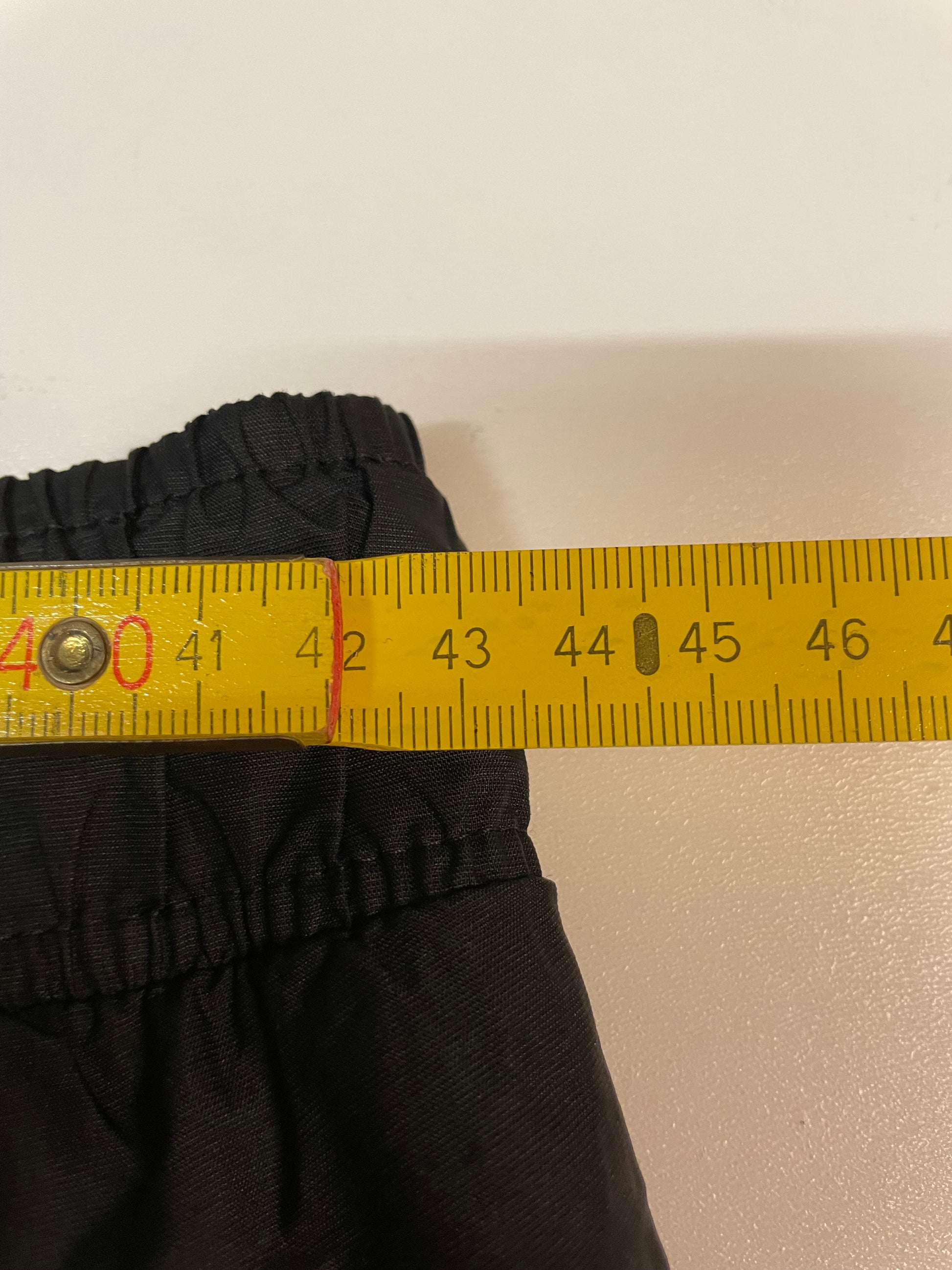 Entdecke unsere Vintage Track Pants von Nike und anderen Marken, erhältlich bei Valuxery.de - Dein Shop für trendige Vintage - Kleidung. Unsere Track Pants sind aus hochwertigen Materialien und