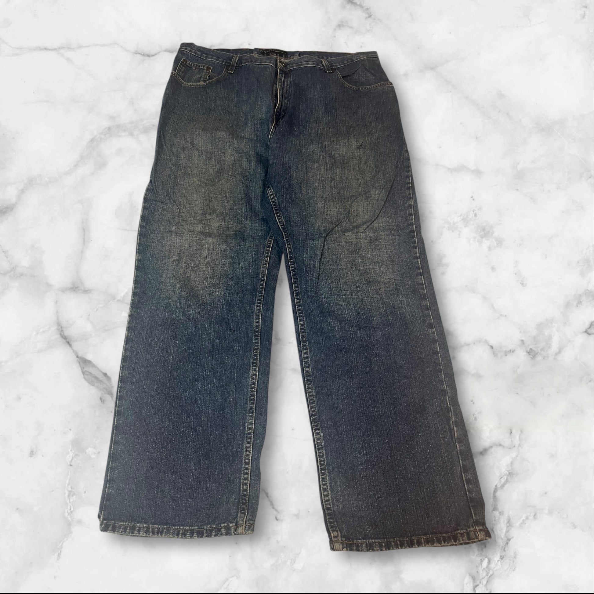 Entdecke unsere Vintage Track Pants von Nike und anderen Marken, erhältlich bei Valuxery.de - Dein Shop für trendige Vintage - Kleidung. Unsere Track Pants sind aus hochwertigen Materialien und