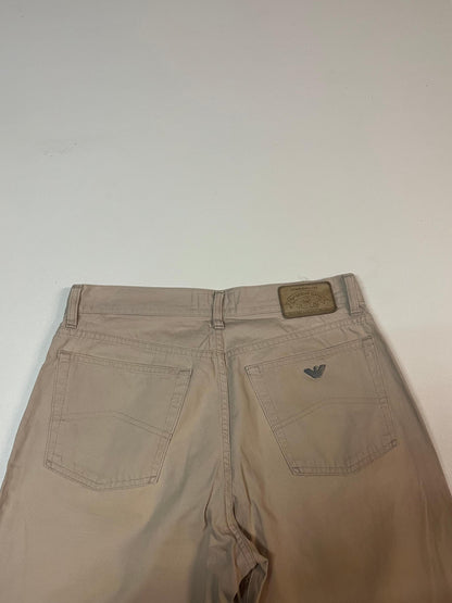 Entdecke unsere Vintage Track Pants von Nike und anderen Marken, erhältlich bei Valuxery.de - Dein Shop für trendige Vintage - Kleidung. Unsere Track Pants sind aus hochwertigen Materialien und