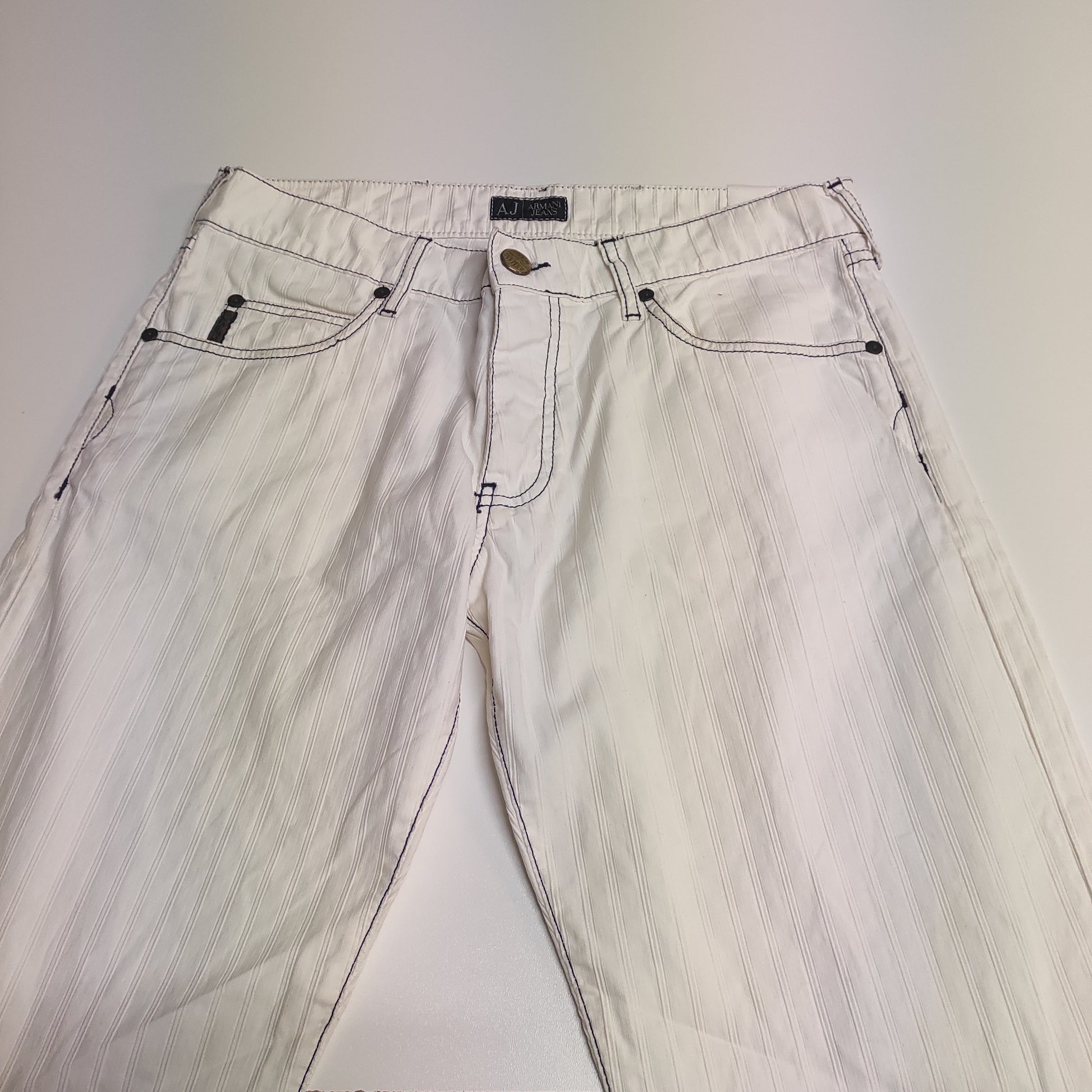 Entdecke unsere Vintage Track Pants von Nike und anderen Marken, erhältlich bei Valuxery.de - Dein Shop für trendige Vintage - Kleidung. Unsere Track Pants sind aus hochwertigen Materialien und