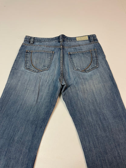 Entdecke unsere Vintage Track Pants von Nike und anderen Marken, erhältlich bei Valuxery.de - Dein Shop für trendige Vintage - Kleidung. Unsere Track Pants sind aus hochwertigen Materialien und