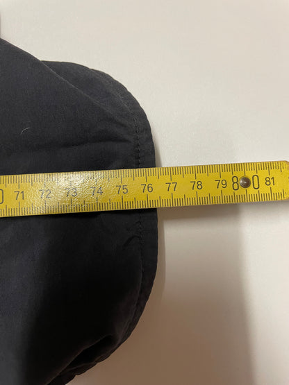 Entdecke unsere Vintage Track Pants von Nike und anderen Marken, erhältlich bei Valuxery.de - Dein Shop für trendige Vintage - Kleidung. Unsere Track Pants sind aus hochwertigen Materialien und