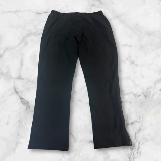 Entdecke unsere Vintage Track Pants von Nike und anderen Marken, erhältlich bei Valuxery.de - Dein Shop für trendige Vintage - Kleidung. Unsere Track Pants sind aus hochwertigen Materialien und