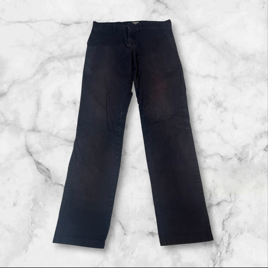 Entdecke unsere Vintage Track Pants von Nike und anderen Marken, erhältlich bei Valuxery.de - Dein Shop für trendige Vintage - Kleidung. Unsere Track Pants sind aus hochwertigen Materialien und