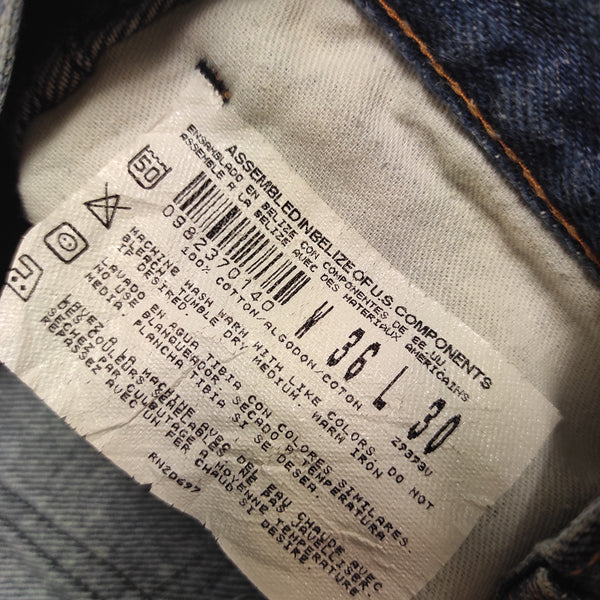 Entdecke unsere Vintage Track Pants von Nike und anderen Marken, erhältlich bei Valuxery.de - Dein Shop für trendige Vintage - Kleidung. Unsere Track Pants sind aus hochwertigen Materialien und