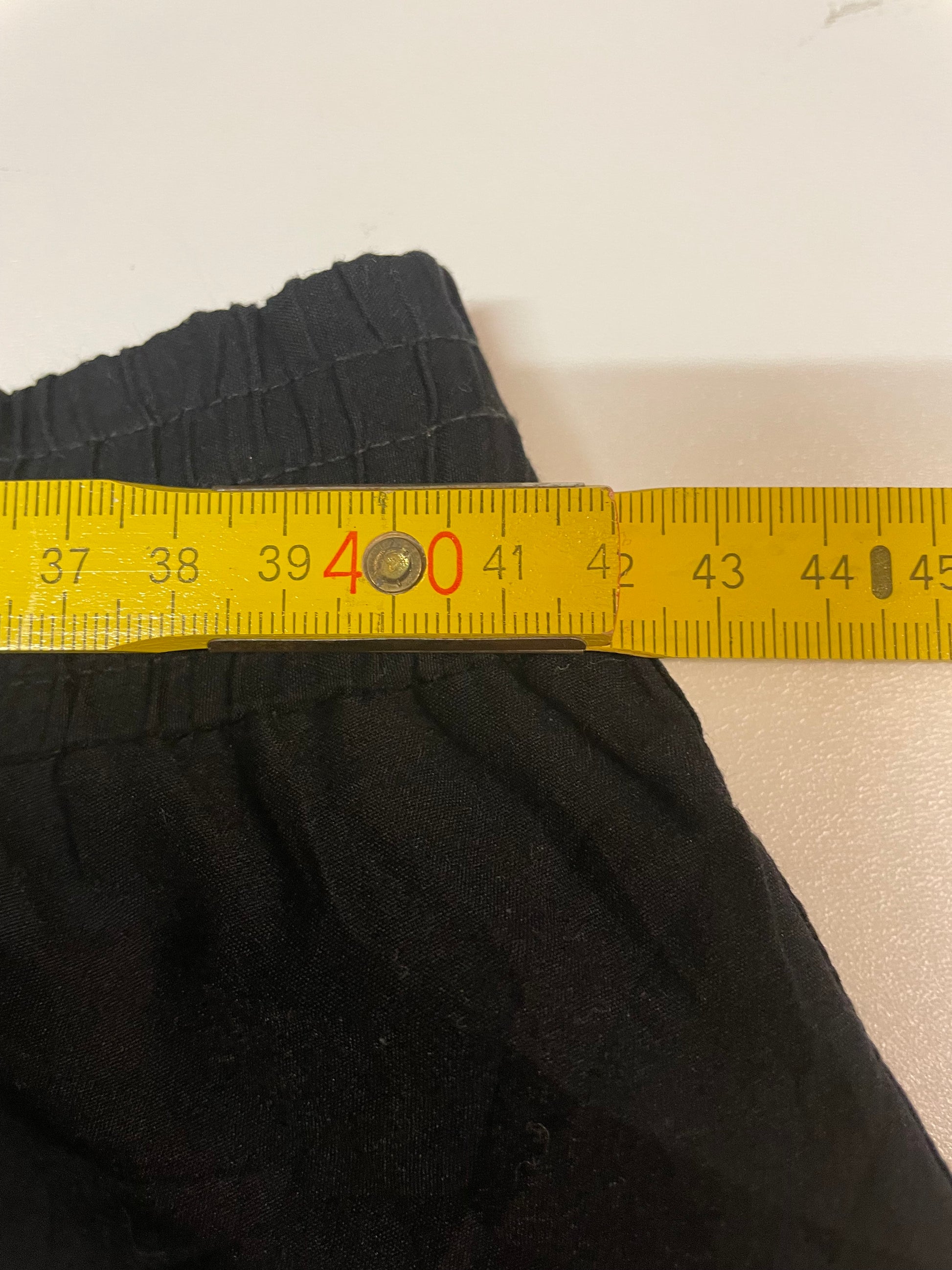 Entdecke unsere Vintage Track Pants von Nike und anderen Marken, erhältlich bei Valuxery.de - Dein Shop für trendige Vintage - Kleidung. Unsere Track Pants sind aus hochwertigen Materialien und