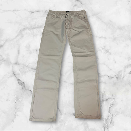 Entdecke unsere Vintage Track Pants von Nike und anderen Marken, erhältlich bei Valuxery.de - Dein Shop für trendige Vintage - Kleidung. Unsere Track Pants sind aus hochwertigen Materialien und