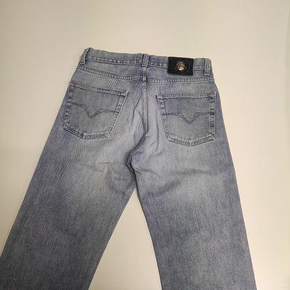 Entdecke unsere Vintage Track Pants von Nike und anderen Marken, erhältlich bei Valuxery.de - Dein Shop für trendige Vintage - Kleidung. Unsere Track Pants sind aus hochwertigen Materialien und