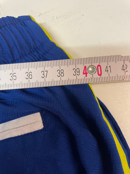 Entdecke unsere Vintage Track Pants von Nike und anderen Marken, erhältlich bei Valuxery.de - Dein Shop für trendige Vintage - Kleidung. Unsere Track Pants sind aus hochwertigen Materialien und