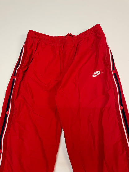 Entdecke unsere Vintage Track Pants von Nike und anderen Marken, erhältlich bei Valuxery.de - Dein Shop für trendige Vintage - Kleidung. Unsere Track Pants sind aus hochwertigen Materialien und