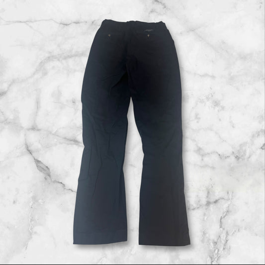 Entdecke unsere Vintage Track Pants von Nike und anderen Marken, erhältlich bei Valuxery.de - Dein Shop für trendige Vintage - Kleidung. Unsere Track Pants sind aus hochwertigen Materialien und