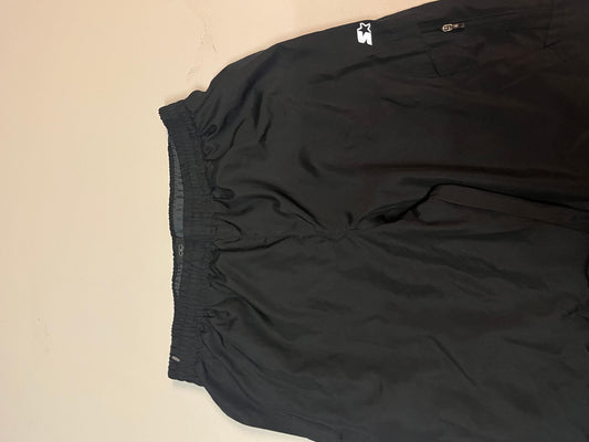 Entdecke unsere Vintage Track Pants von Nike und anderen Marken, erhältlich bei Valuxery.de - Dein Shop für trendige Vintage - Kleidung. Unsere Track Pants sind aus hochwertigen Materialien und