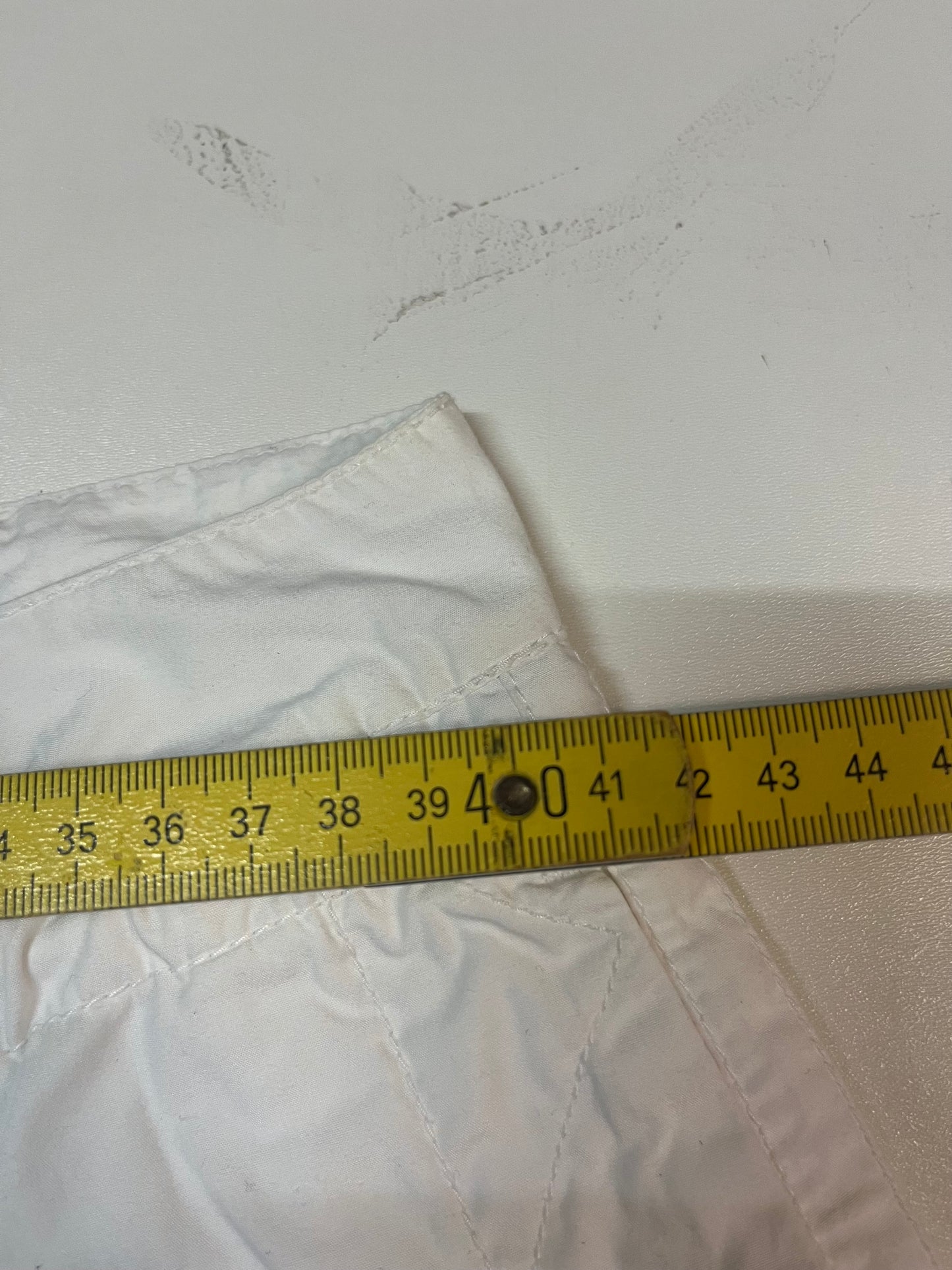 Entdecke unsere Vintage Track Pants von Nike und anderen Marken, erhältlich bei Valuxery.de - Dein Shop für trendige Vintage - Kleidung. Unsere Track Pants sind aus hochwertigen Materialien und