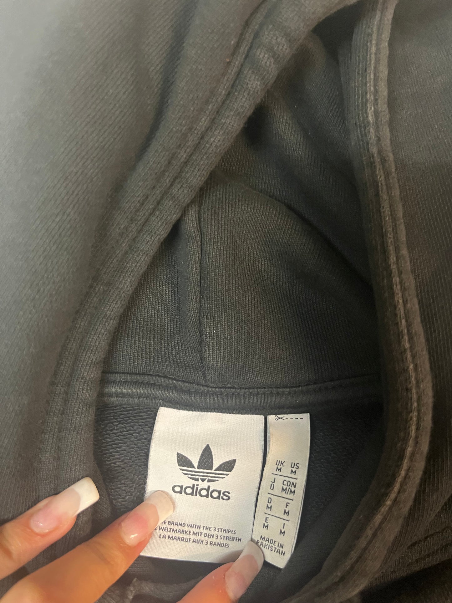 Entdecke unsere Vintage Track Pants von Nike und anderen Marken, erhältlich bei Valuxery.de - Dein Shop für trendige Vintage - Kleidung. Unsere Track Pants sind aus hochwertigen Materialien und