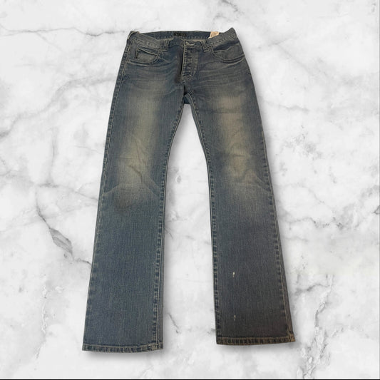 Entdecke unsere Vintage Track Pants von Nike und anderen Marken, erhältlich bei Valuxery.de - Dein Shop für trendige Vintage - Kleidung. Unsere Track Pants sind aus hochwertigen Materialien und