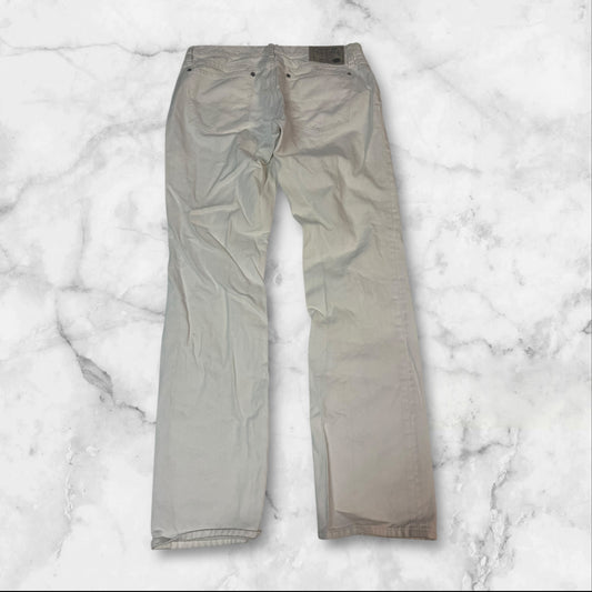 Entdecke unsere Vintage Track Pants von Nike und anderen Marken, erhältlich bei Valuxery.de - Dein Shop für trendige Vintage - Kleidung. Unsere Track Pants sind aus hochwertigen Materialien und