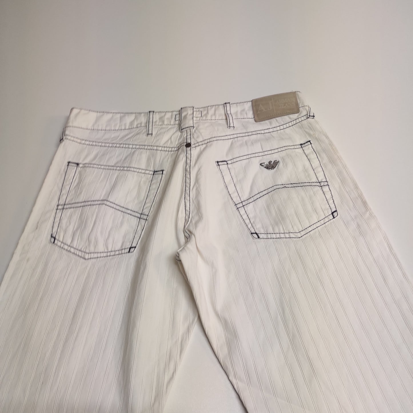 Entdecke unsere Vintage Track Pants von Nike und anderen Marken, erhältlich bei Valuxery.de - Dein Shop für trendige Vintage - Kleidung. Unsere Track Pants sind aus hochwertigen Materialien und