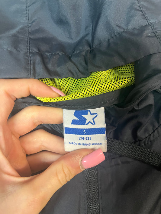 Entdecke unsere Vintage Track Pants von Nike und anderen Marken, erhältlich bei Valuxery.de - Dein Shop für trendige Vintage - Kleidung. Unsere Track Pants sind aus hochwertigen Materialien und